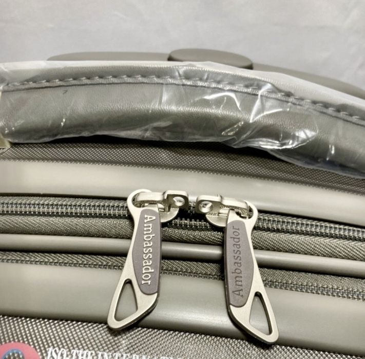 Продам чемодан Ambassador Expander