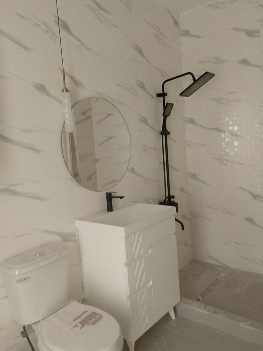 Sotiladi. 2 qavatli hovli tamirlangan holda