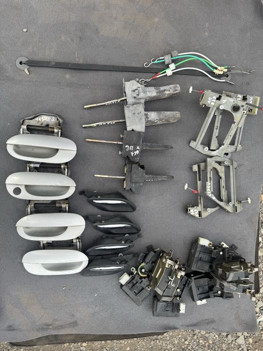 Ручки,замок молдник и тд бмв е39