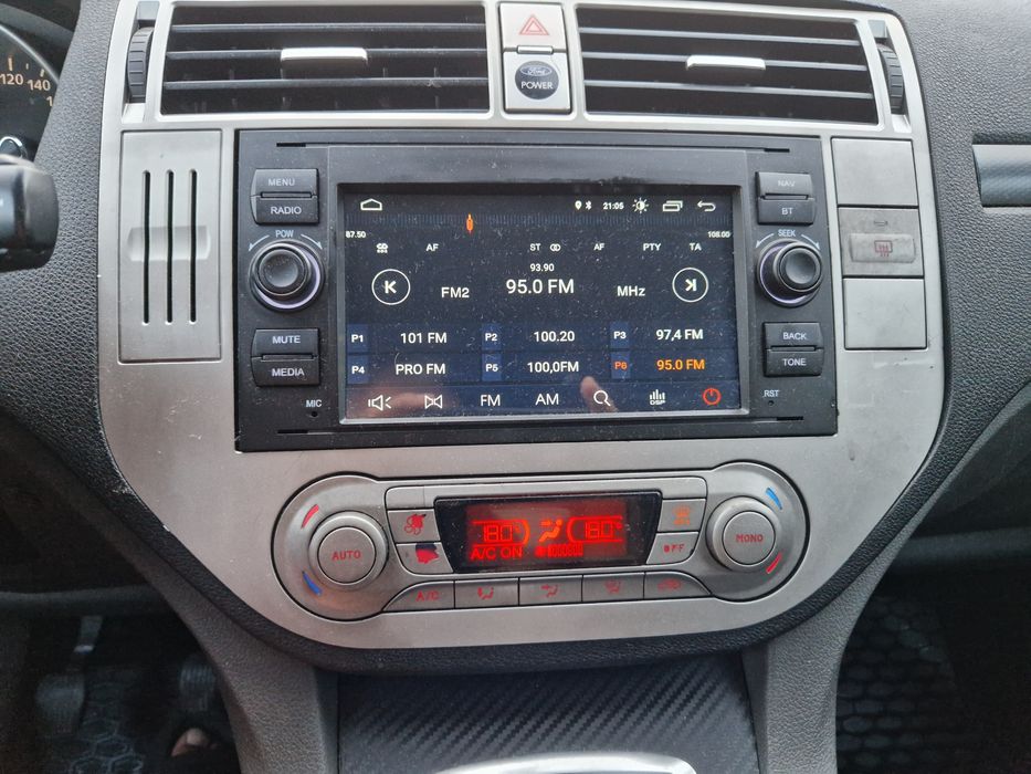 Vand ford kuga din 2010 sau schimb cu VW Passat CC benzina