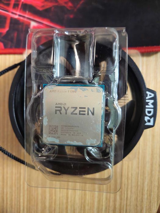 Процесор AMD Ryzen 3 1200 AM4 + охладител