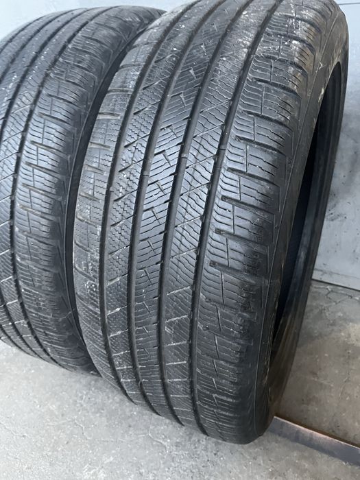 2 бр. всесезонни гуми 255/45/20 Vredestein DOT 5020 6,2 mm