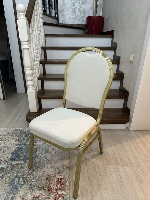 продам стулья 48 штук есть