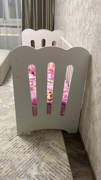 Продаётся детская кроватка