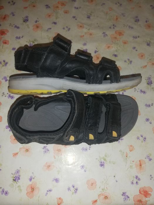 Сандалии на мальчика-подростка, продам!!!