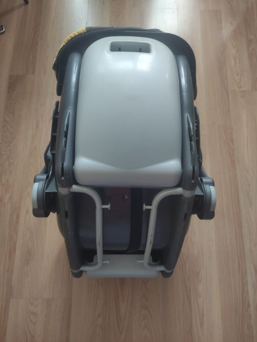 Универсално бебешко столче за кола