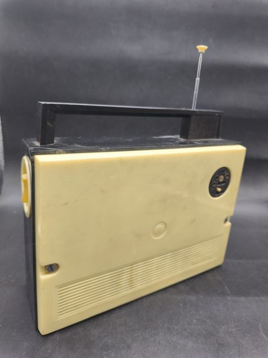 Радио приемник Веф Рига