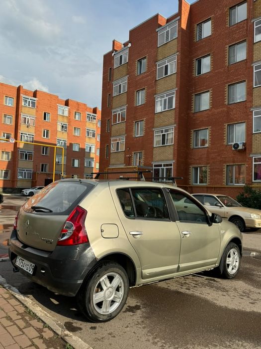 Продам Рено Сандеро