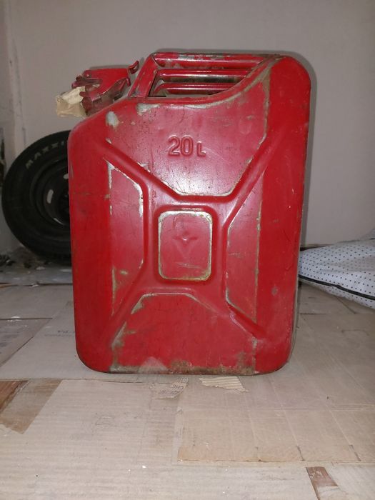 Канистры 20 литров 10 шт есть