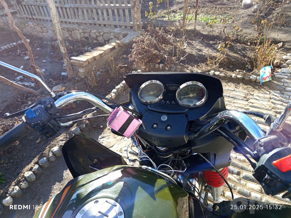 XUNJIE 250 cm³ уч балонли мотоцикл сотилади