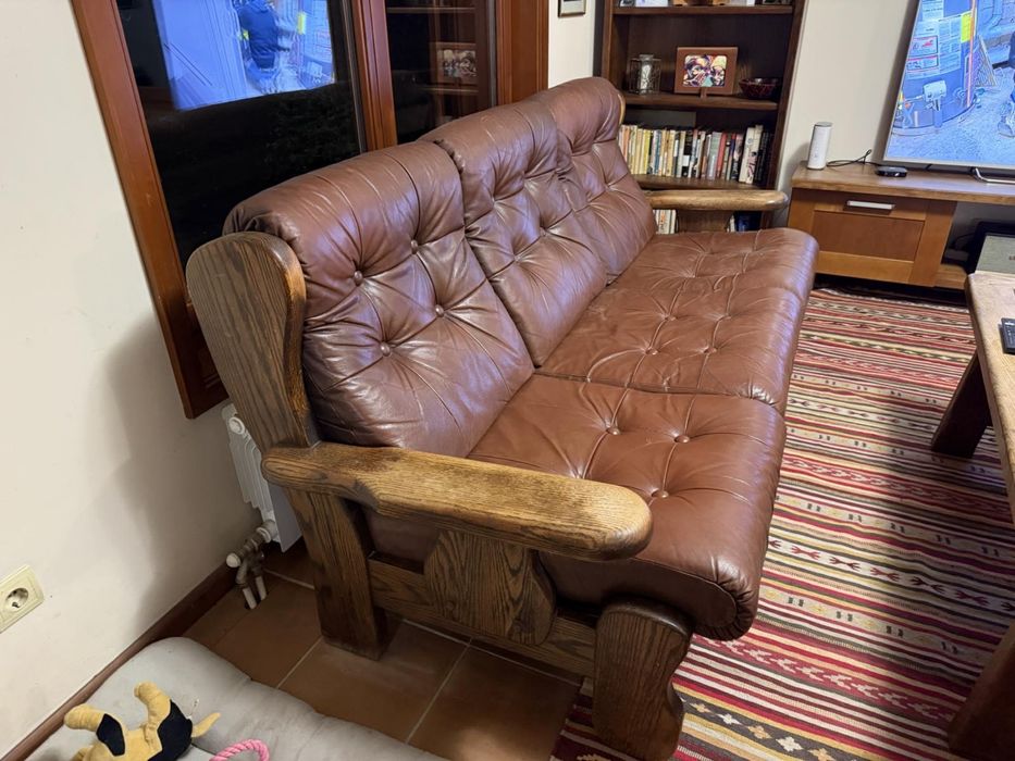 Дивани от естествена кожа и естествен дъб