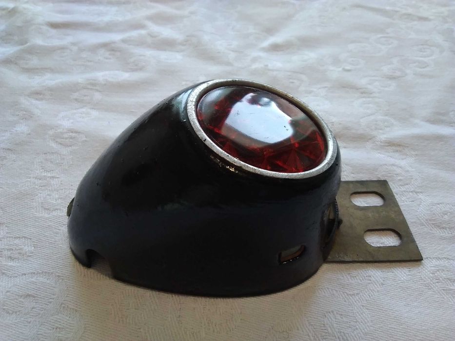 Продавам стъкло за фар и габарити за ретро автомобил и мотоциклет