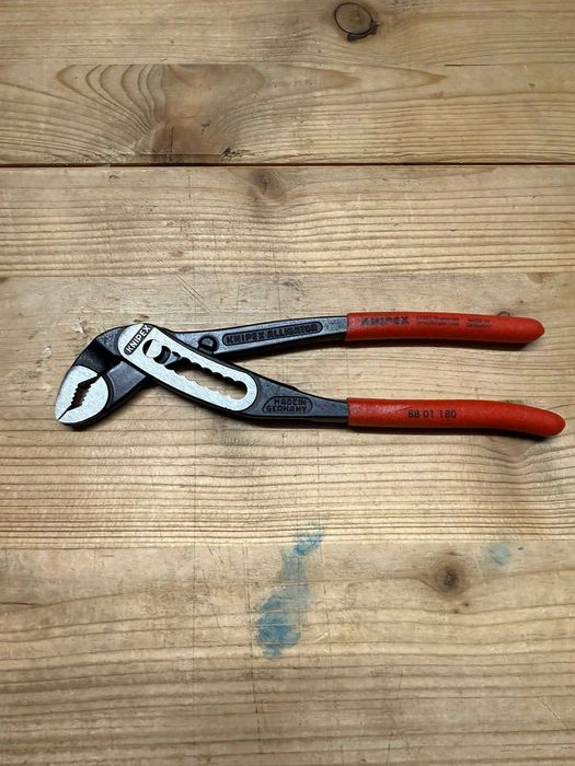 Cleste Knipex Alligator pentru tevi , 180 mm