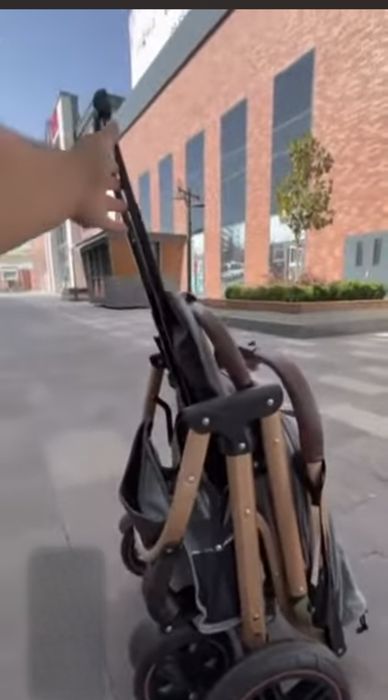 Kolyaska Teknum pishshiq,baloni rezinali