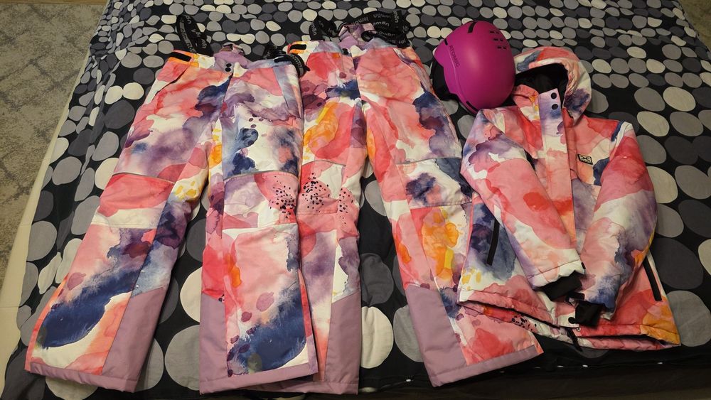 Costum ski Lemon si casca Atomic