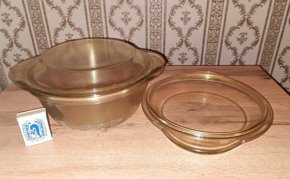 Стеклянная кастрюля