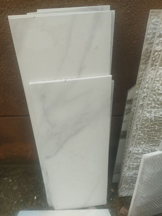 Отдам даром 3 КВ. М кафель