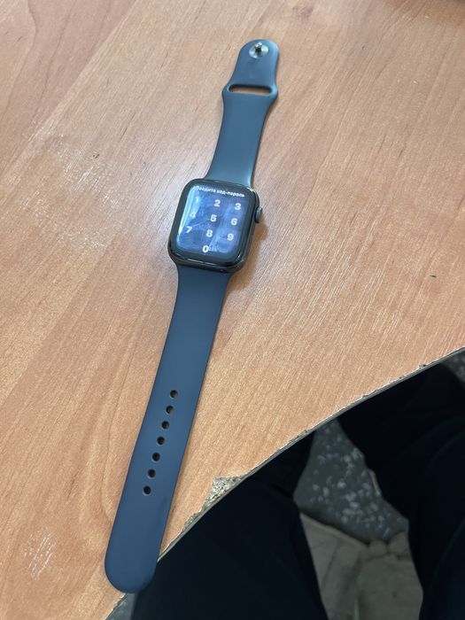 Apple watch se 44mm продается срочно