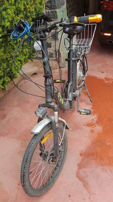 Bicicletă electrică Volta cu accelerație la mână