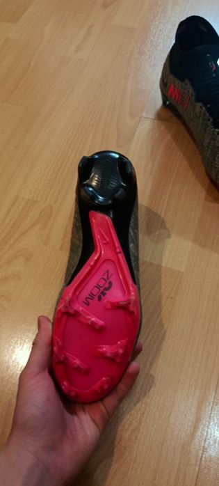 Бутсы футбольные