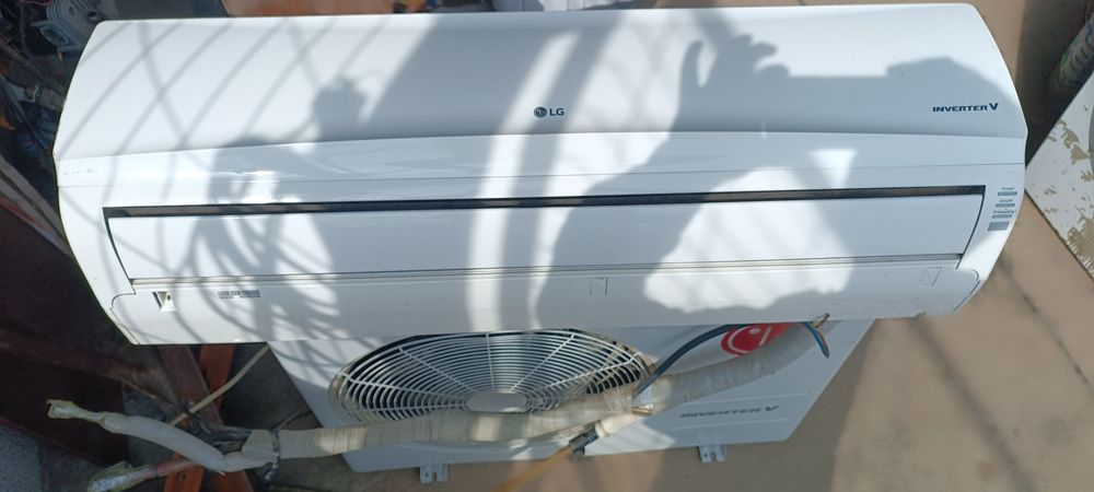 Продается кондиционер инвертор 24й LG