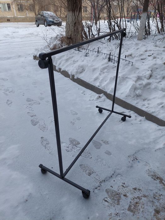 Продам вешалки и обувницы