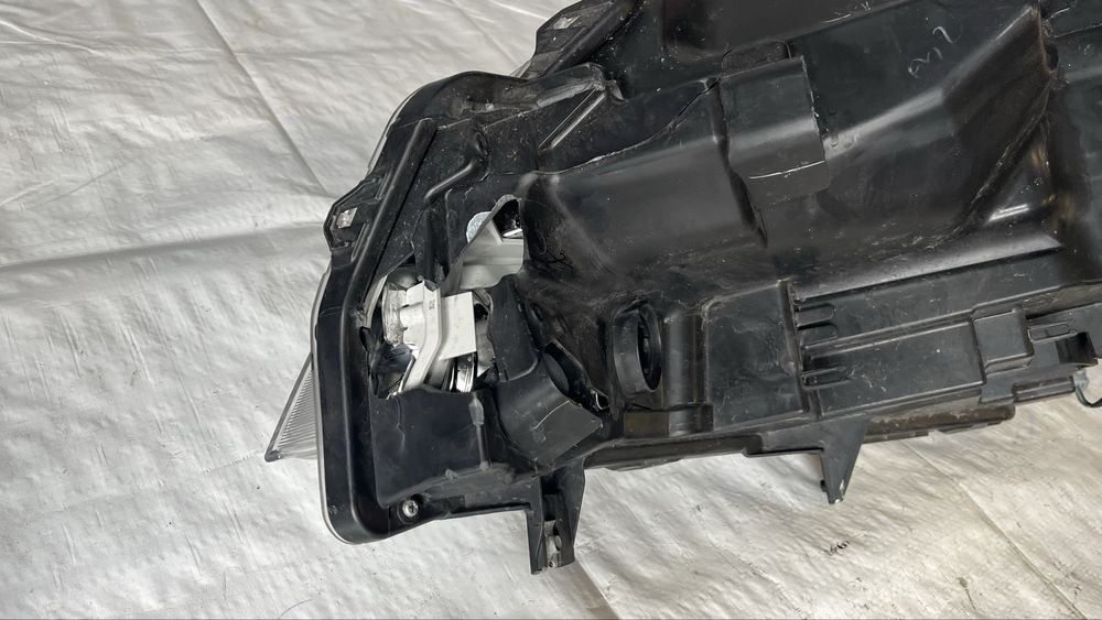 Ляв и десен фар Suzuki Vitara 3 Facelift 2018-2024