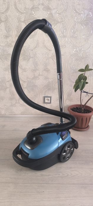 Пылесос Delta model:DL-0840