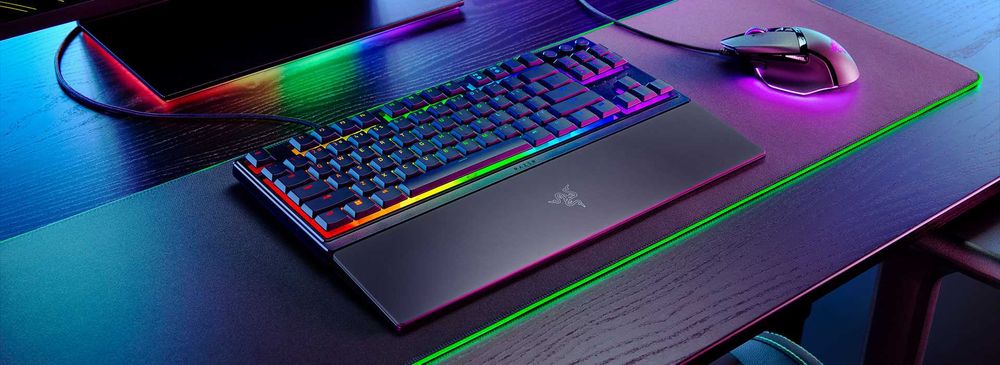 Tastatura gaming Razer Ornata V3 Tenkeyless iluminare RGB TKL, Mecanica neagra noua Sigilata