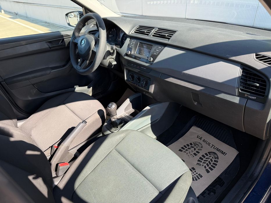 Skoda Fabia an 2016, benzina mpi fara turbo, clima, navi cu touch