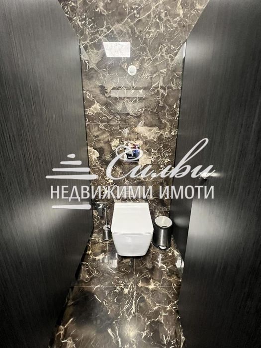 Дава се под наем Офис в Шумен, Център - 30 кв.м за 255 € - Снимка #6