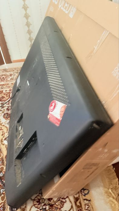 Телевизор LG в рабочем состоянии