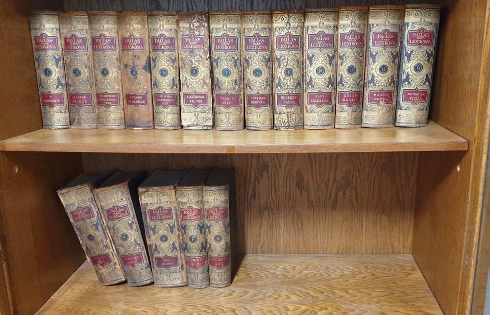 Colecție completă „A Pallas Nagy Lexikona” (1884–1897), 18 volume, edi