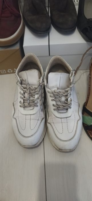 Продам женскую обувь