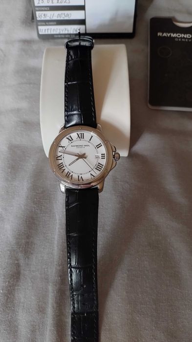 Часовник Raymond Weil