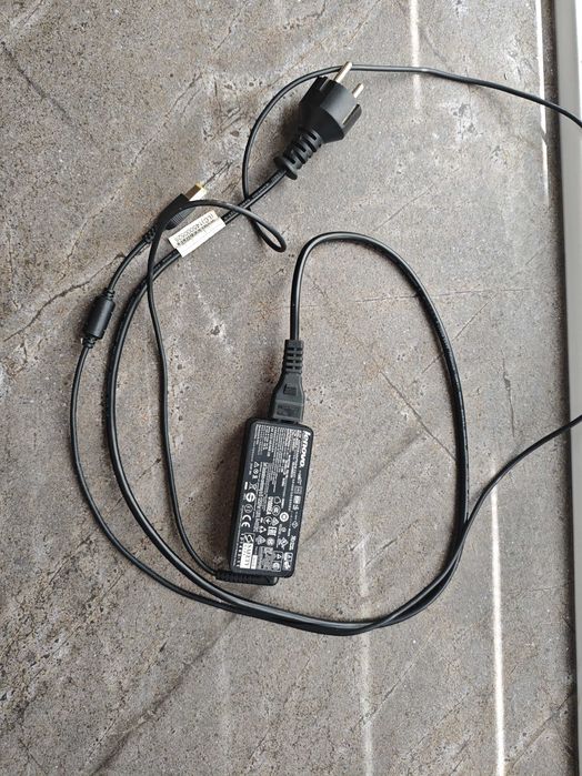 Оригинално зарядно за лаптоп Lenovo AC-adapter 45 W