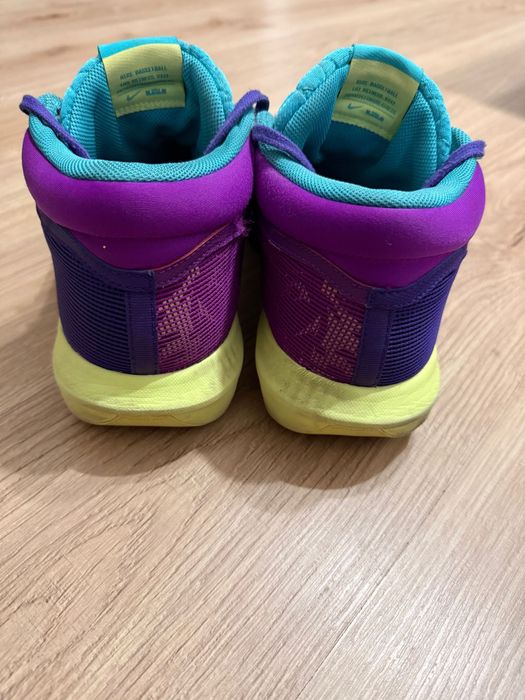 Мъжки Баскетболни маратонки Nike Lebron Witness VIII