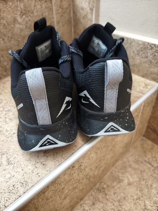 Маратонки Nike 42,5