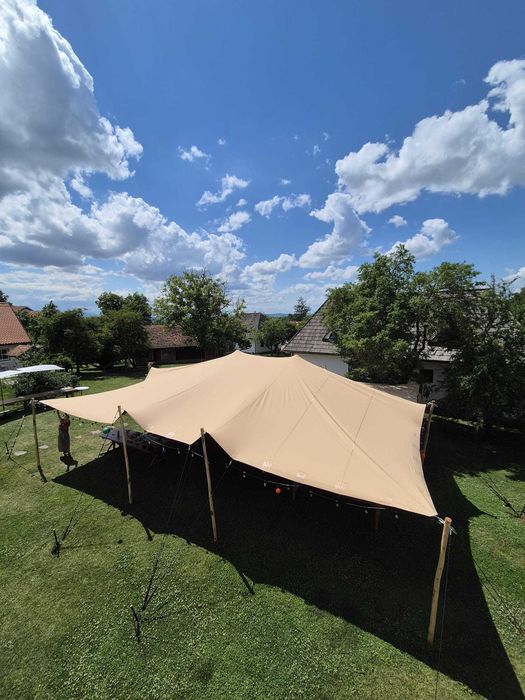 Inchiriez Cort premium pentru evenimente