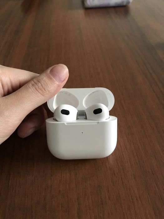 Продаю наушники Air Pods 3
