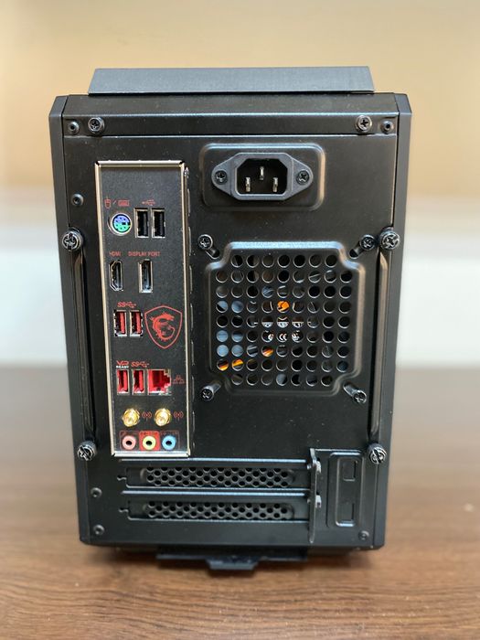 Настолен компютър G:RIGS ( COUGAR )