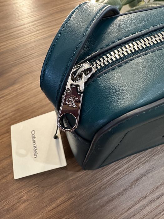 Сумочка кроссбоди от Кэлвин клейн