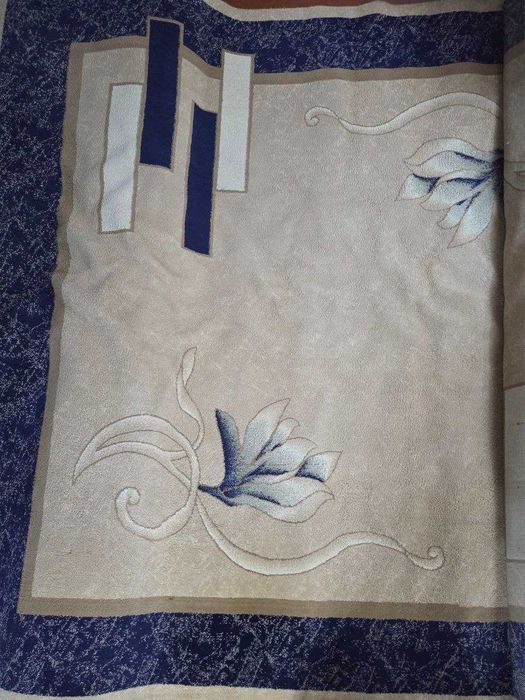 Продаётся ковёр 3x3