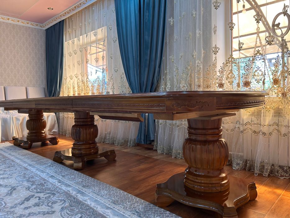 Продам большой стол