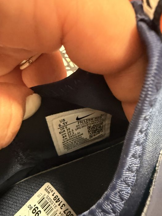 Adidasi nike noi in cutie