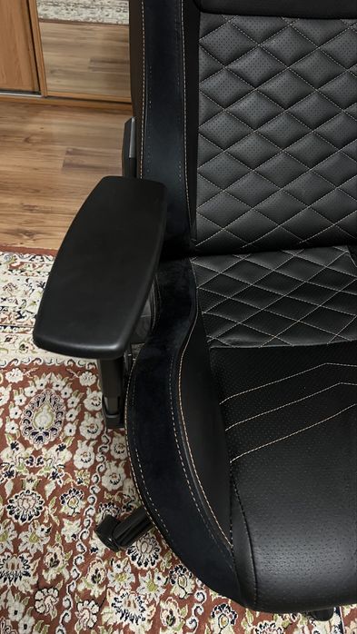 Продам игровое кресло