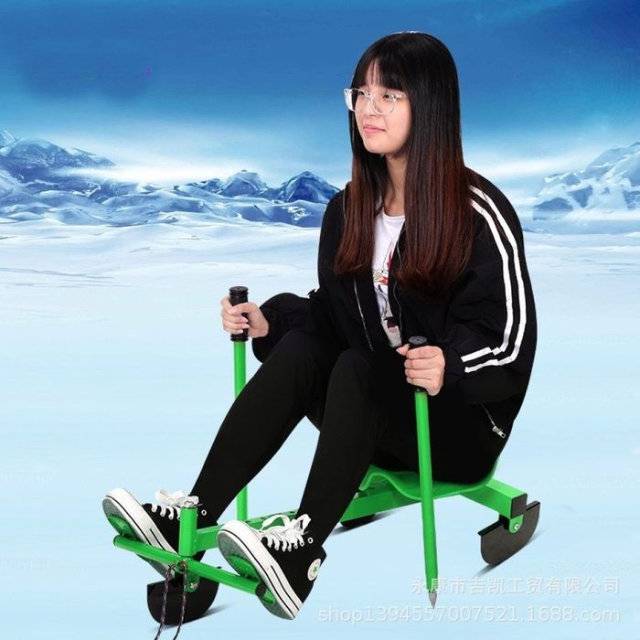 Разглобяема снежна шейна със ски и щеки, въже за теглене/ Цвета се изп