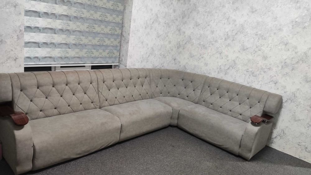 Мебель диваный уголок стол и шкаф