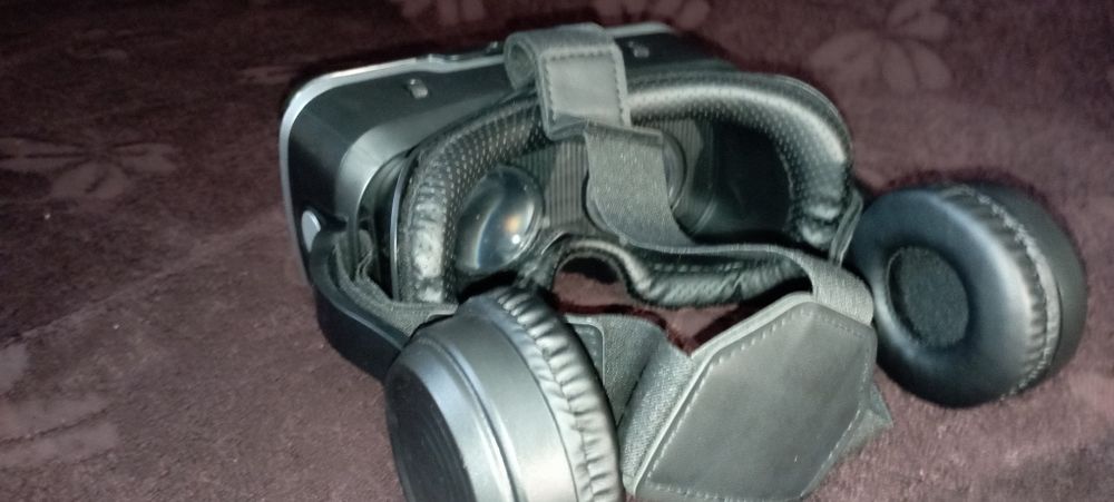 Продаю новые VR очки 3D гарнитура
