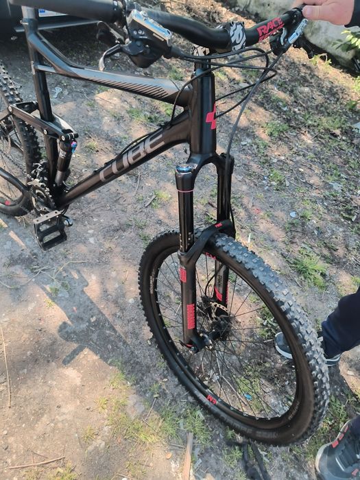 Bicicleta Cube fulsuspensan  29